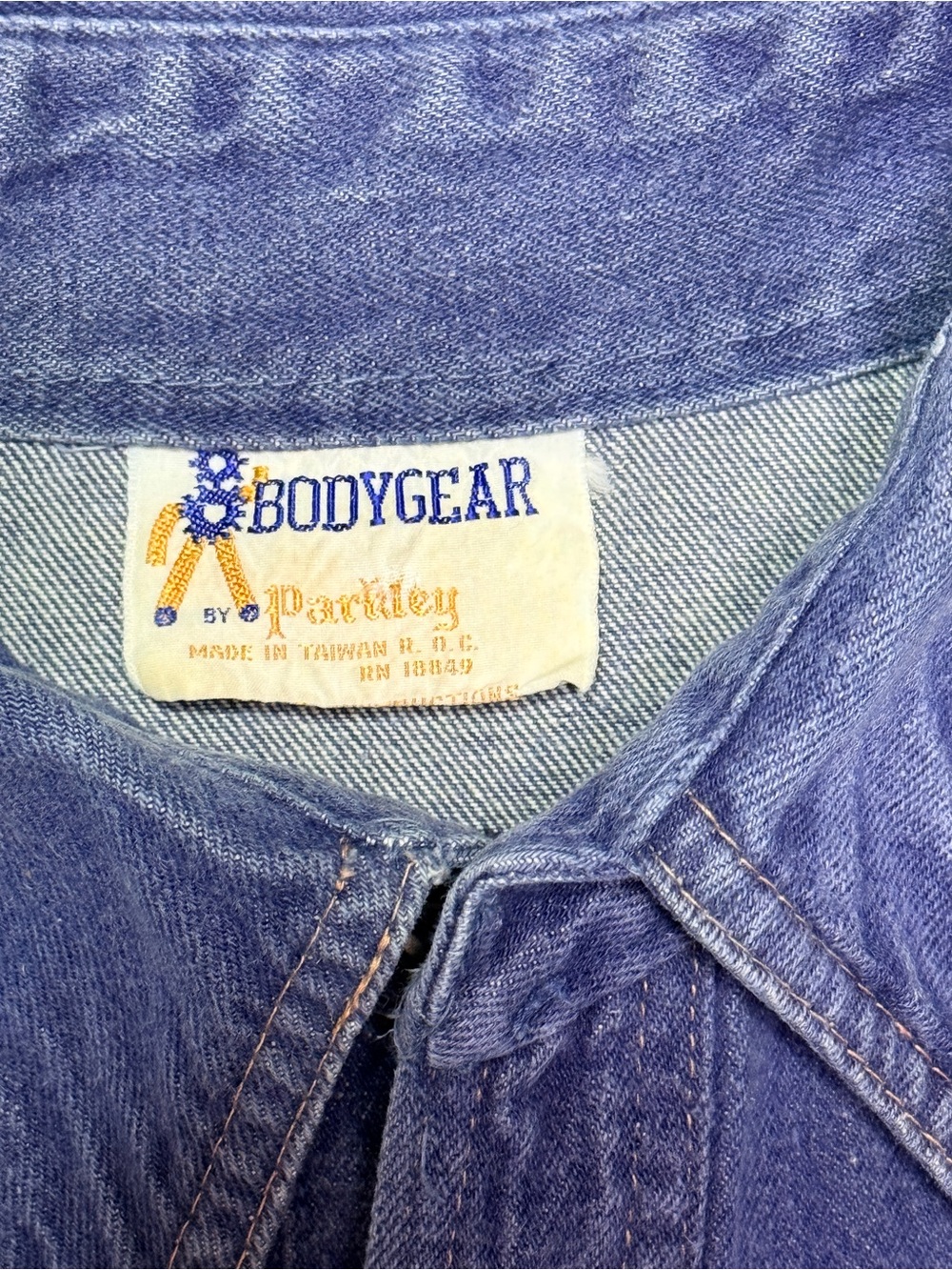 Vintage BodyGear denim embroidered snap front western style shirt - Picture 6 of 15